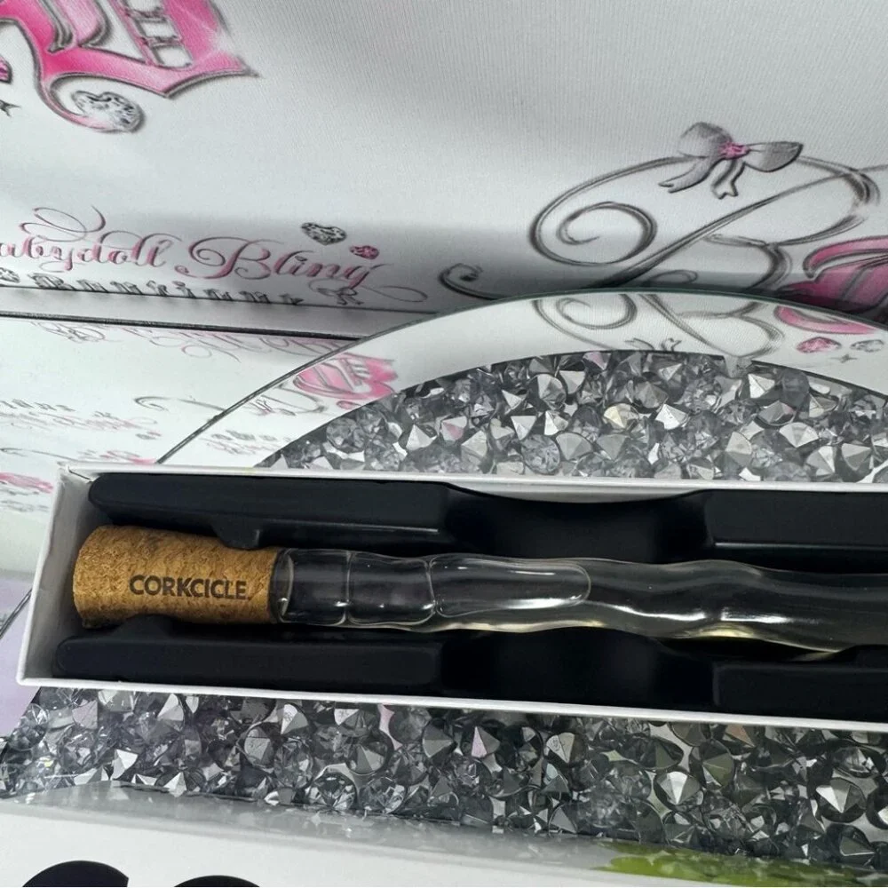 Corkcicle wine cooler chiller stick ice 🧊 cold 🥶 clear and tan cork top BNWT